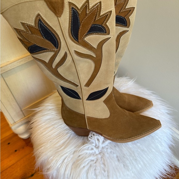 Tan and Black Western Boots, never worn . - Picture 5 of 6